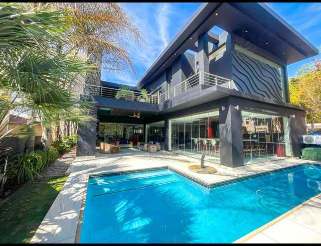 5 BEDROOM HOUSE FOR SALE IN MIDSTREAM ESTATE